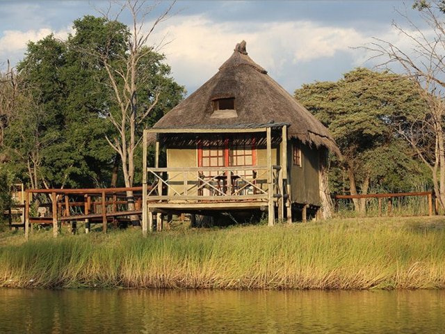 BSUS 12-day Botswana Lodge Safari (Accommodated)