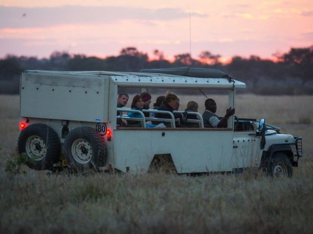 Semi-Participation Camping Vehicle