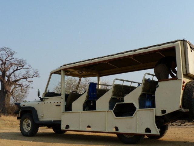 Semi-Participation Camping Vehicle