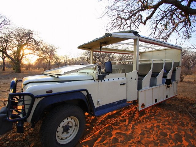 Semi-Participation Camping Vehicle