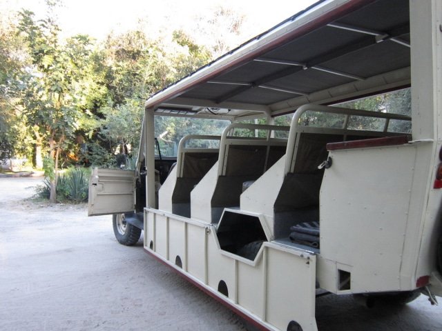 Semi-Participation Camping Vehicle