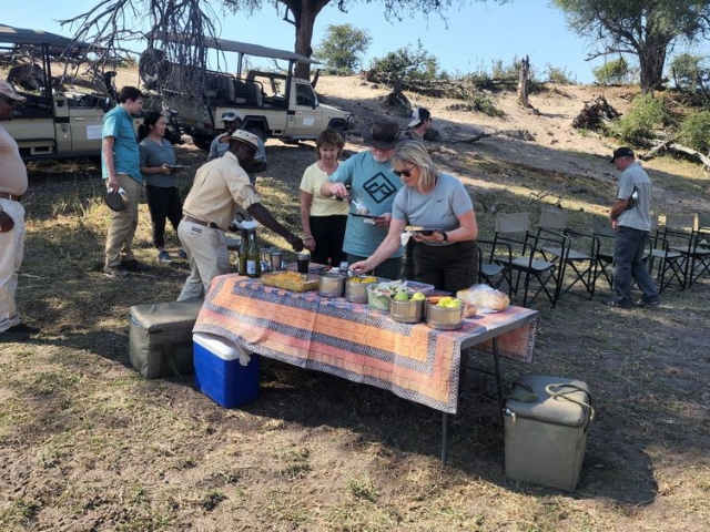 Picnic Lunch in Makgadigadi Pans National Park Picnic Lunch in Makgadigadi Pans National Park