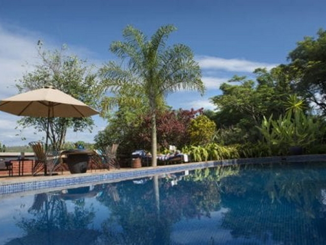 Plantation-Lodge-Swimming-Pool-lo-500x334